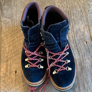 Barely Worn Women’s Moncler Snow Boots
